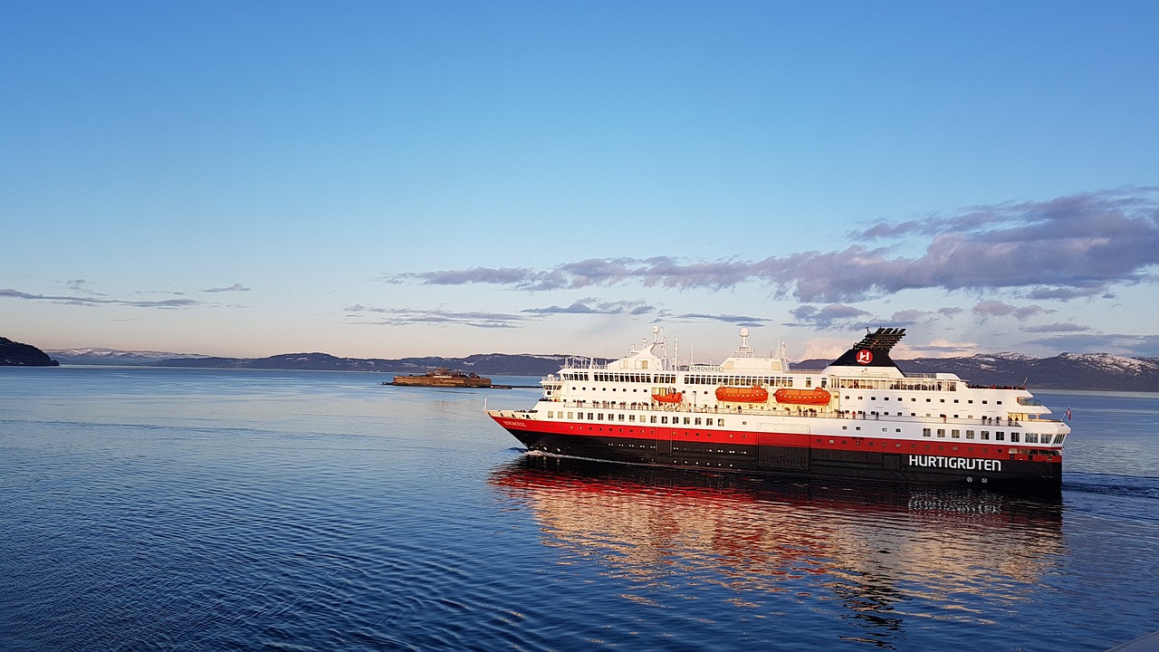 Hurtigruten - Schiff